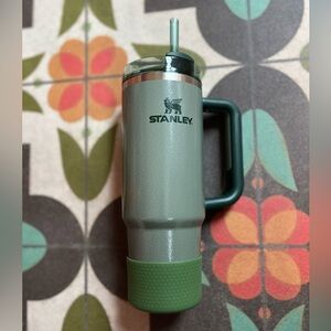 Stanley Quencher 30 oz hammertone green